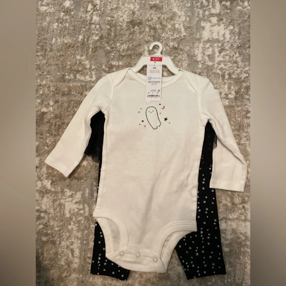 Carter's White and Black Bodysuit Set with Ghost and Stars size 6M -NWT